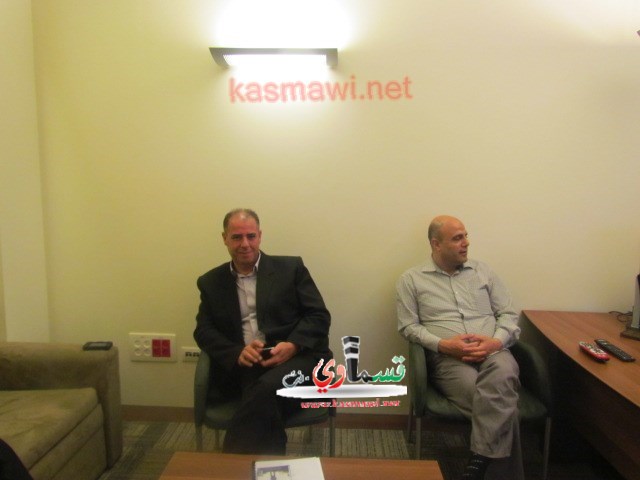 عادل بدير يجتمع بوزير المعارف شاي بيرون ومساعدة نصر ابو صافي في مكتبه  